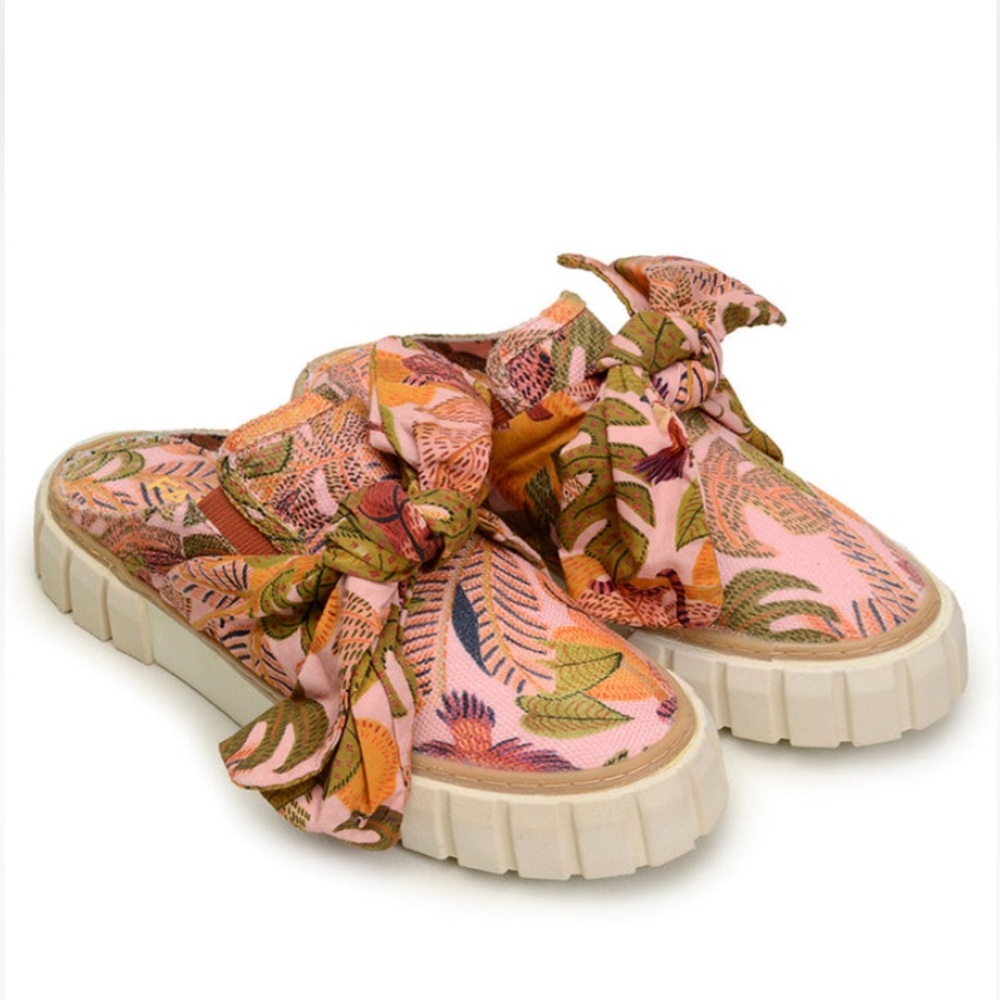 Farm Rio Summer Dream Mules Size 9.5